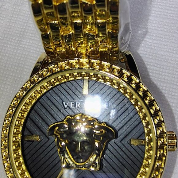 NEW VERSACE  BLACK AND GOLD 40MM WATCH - Picture 6 of 6
